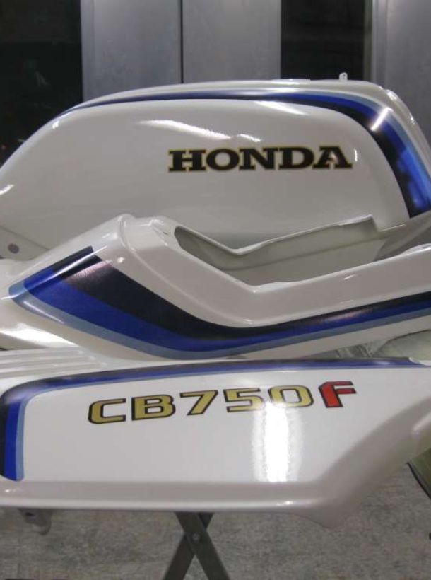 Classic Honda CB 750 motorcycle respray